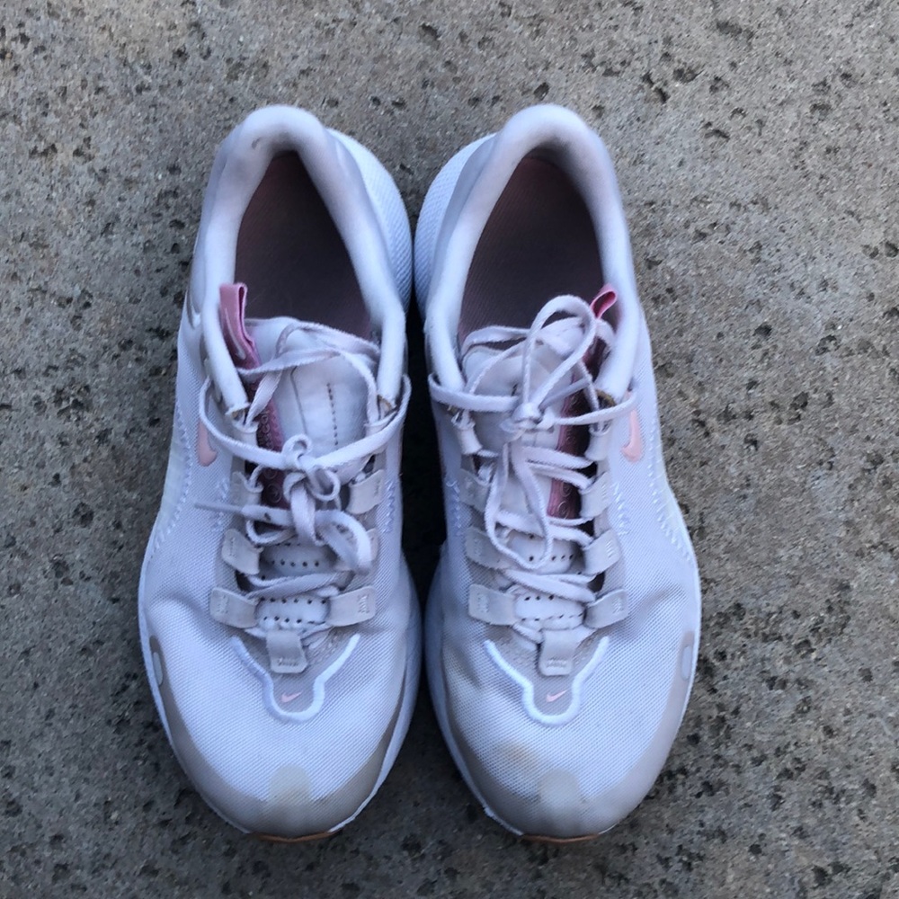 Nike girls size 6 running shoes/sneakers.